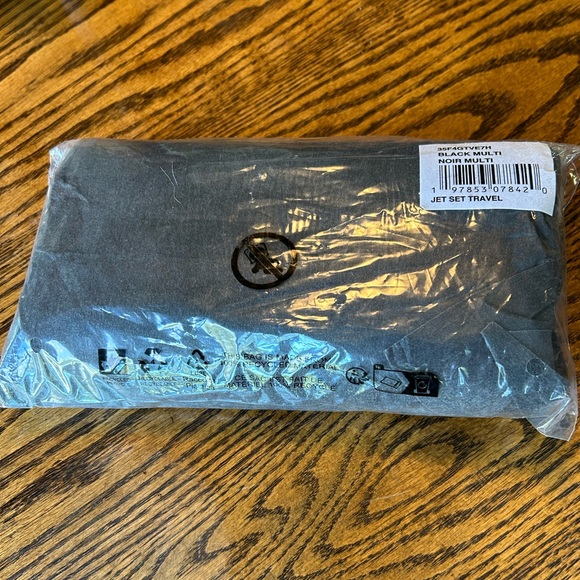 Michael Kors Jet Set Large Continental Wallet - Picture 10 of 10